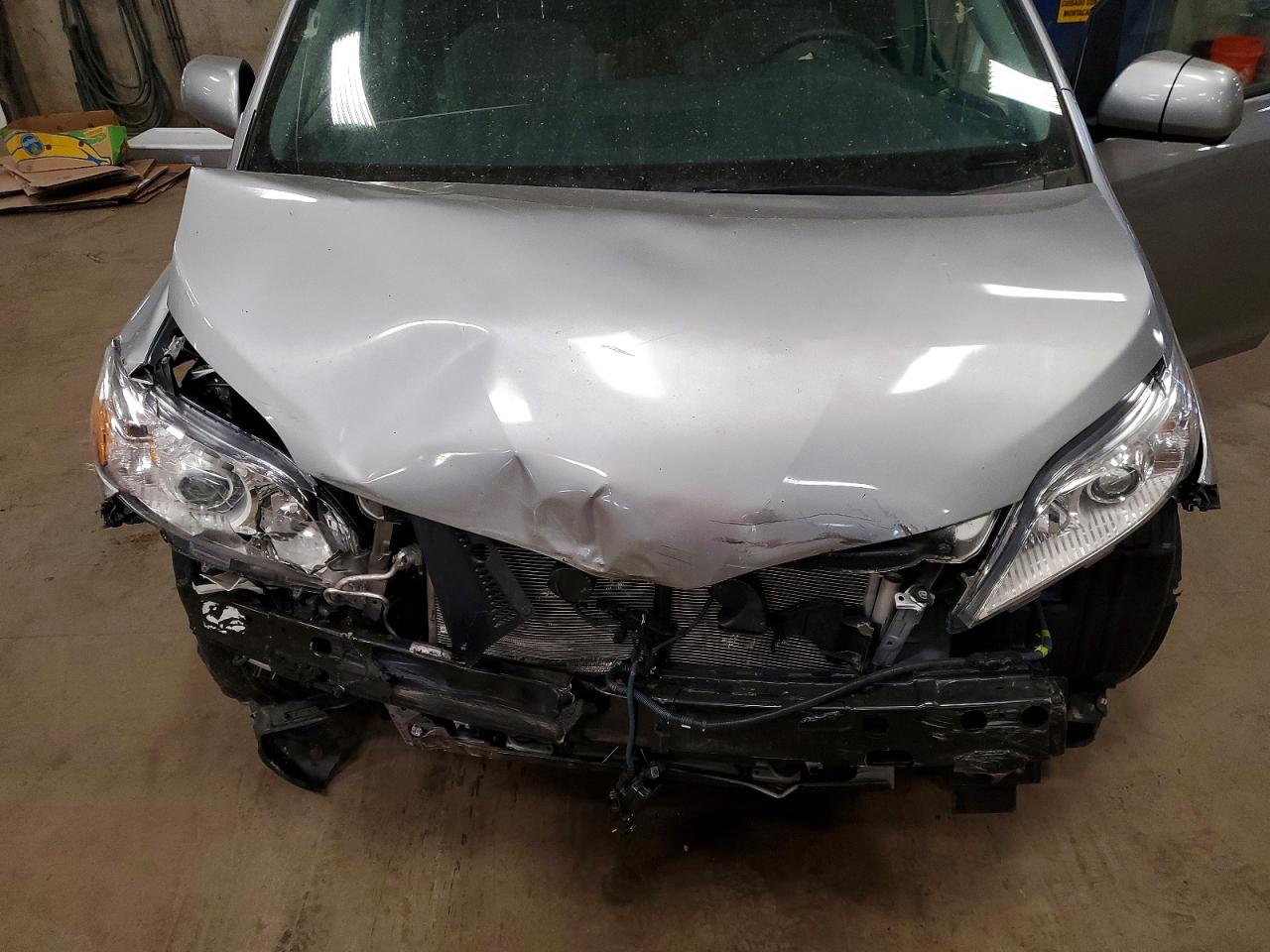 Toyota Sienna Le 8-passenger