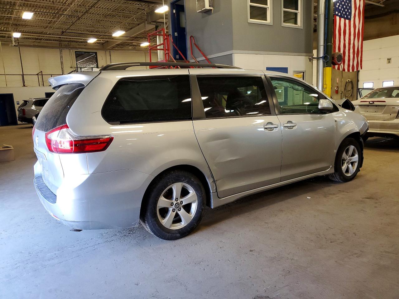 Toyota Sienna Le 8-passenger
