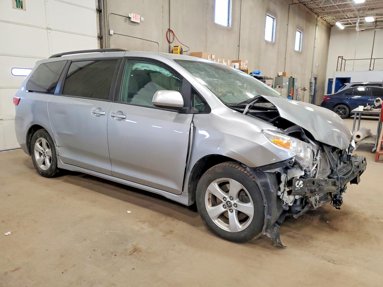Toyota Sienna Le 8-passenger