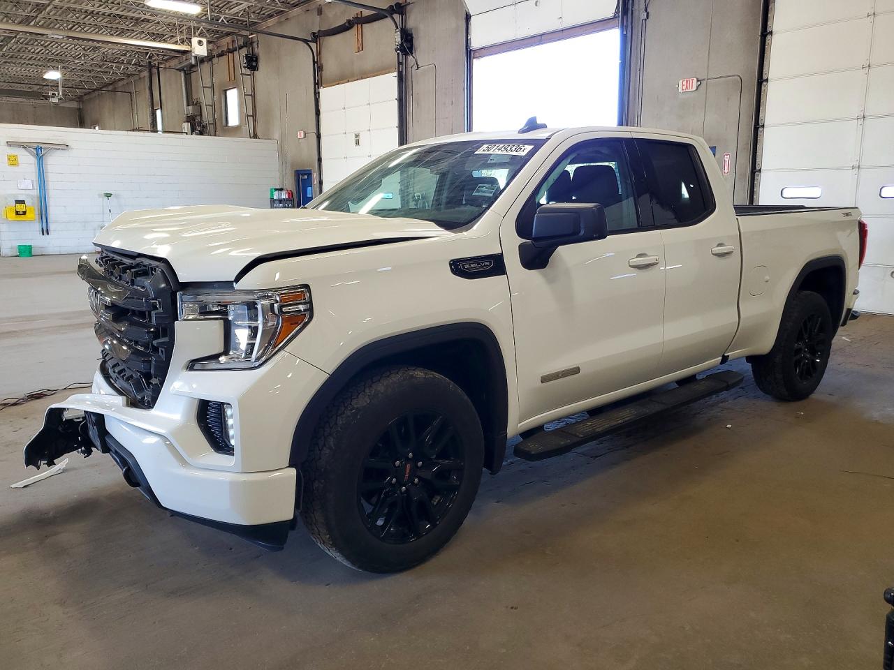 Salvage GMC Sierra Image
