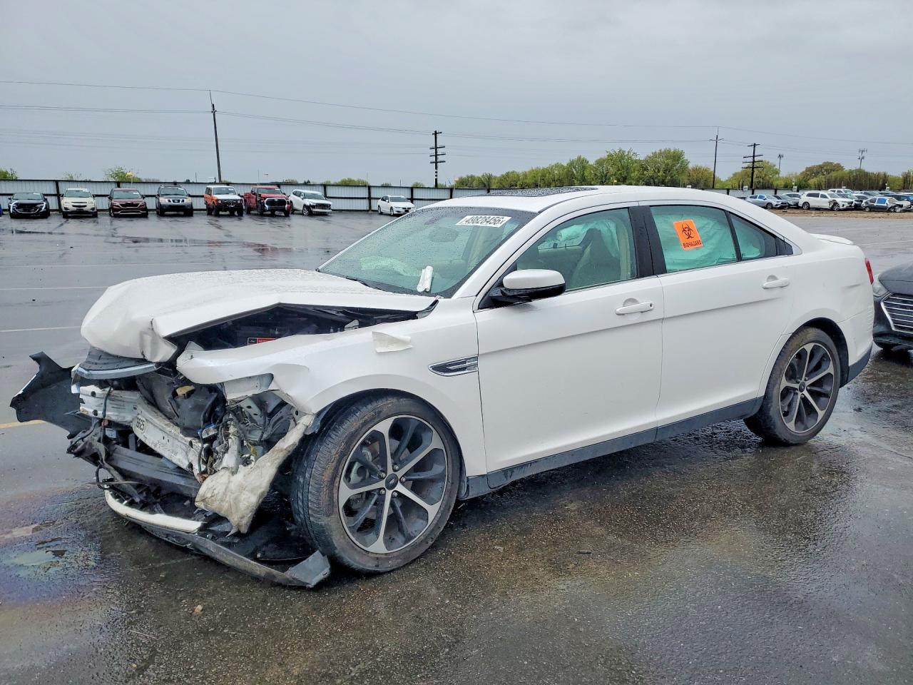 Salvage Ford Taurus Image