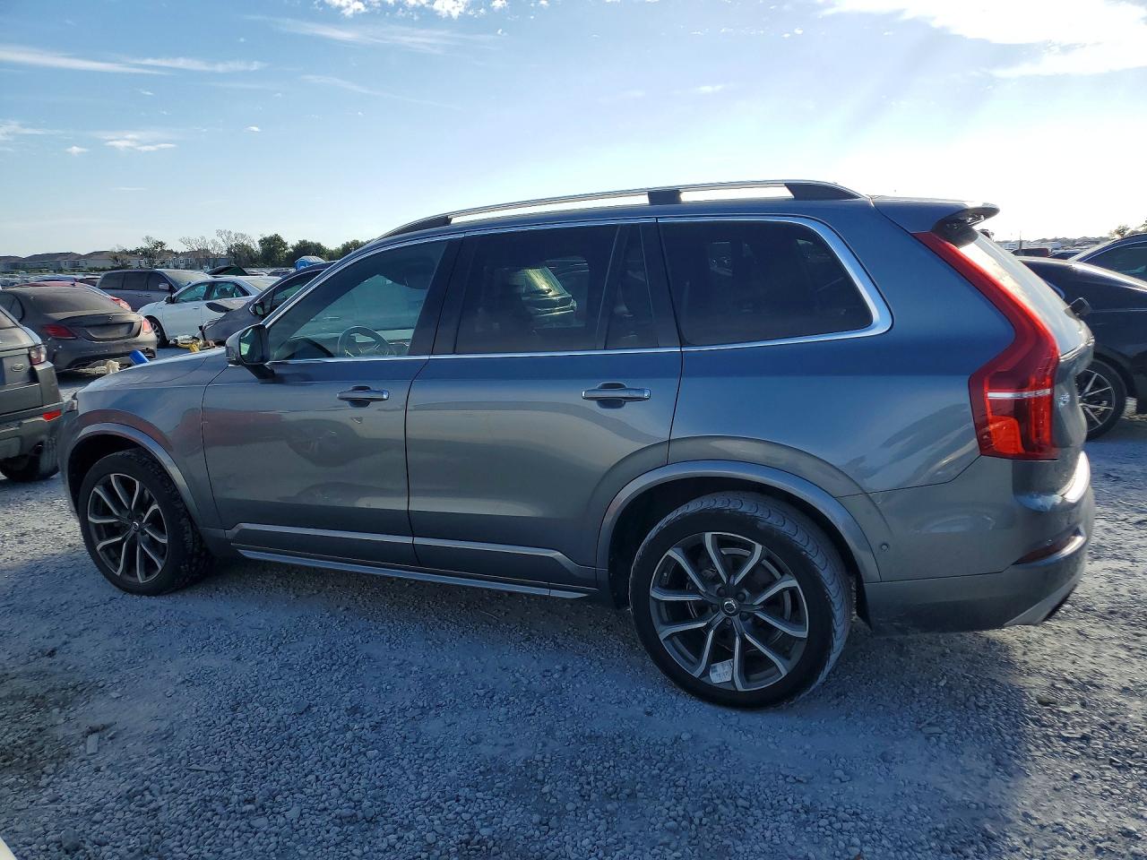 Volvo XC90 T6