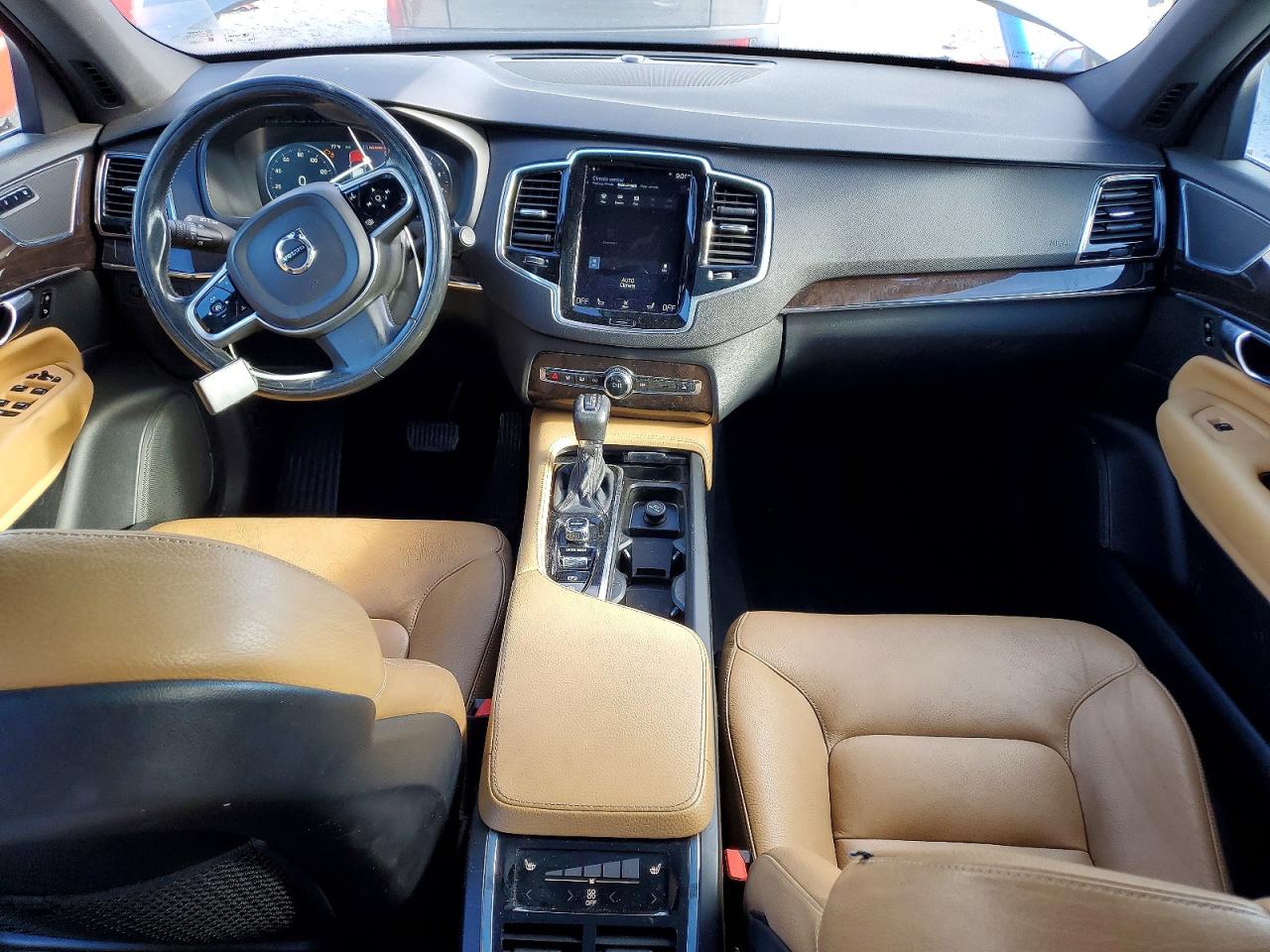 Volvo XC90 T6