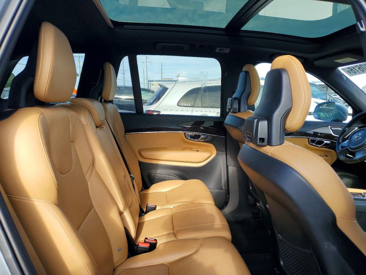 Volvo XC90 T6
