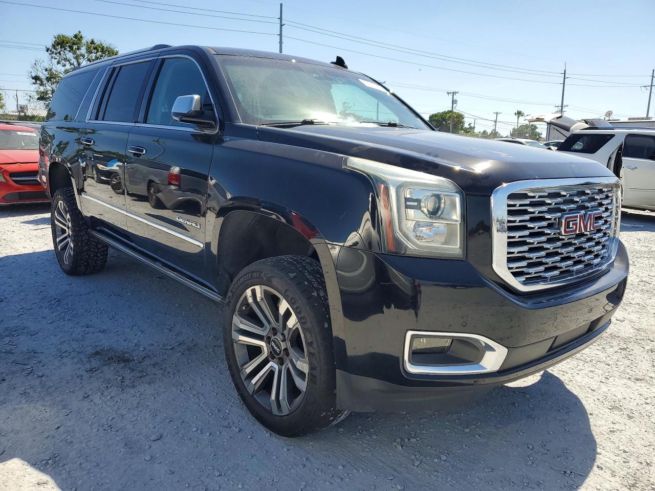 GMC Yukon Denali