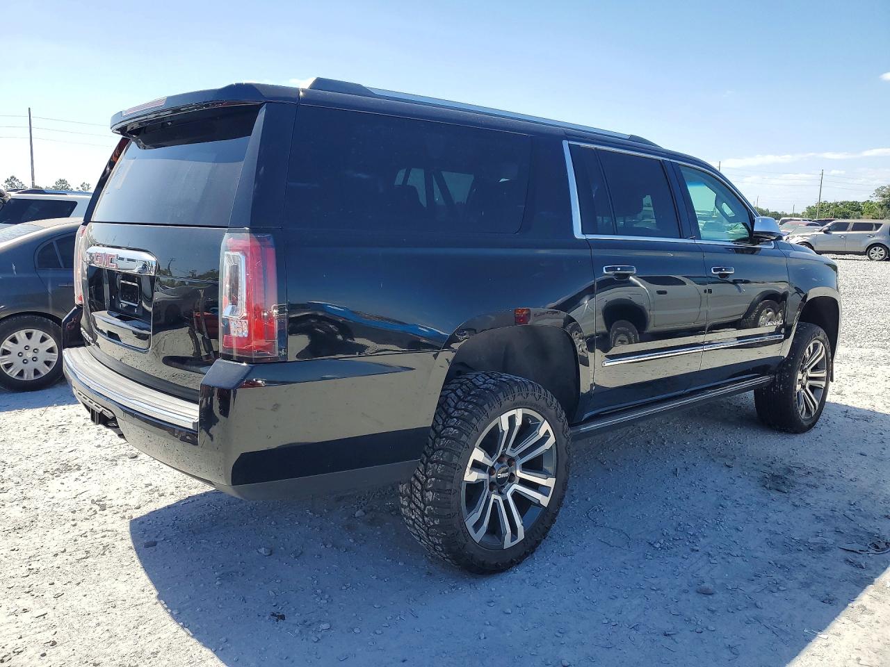 GMC Yukon Denali