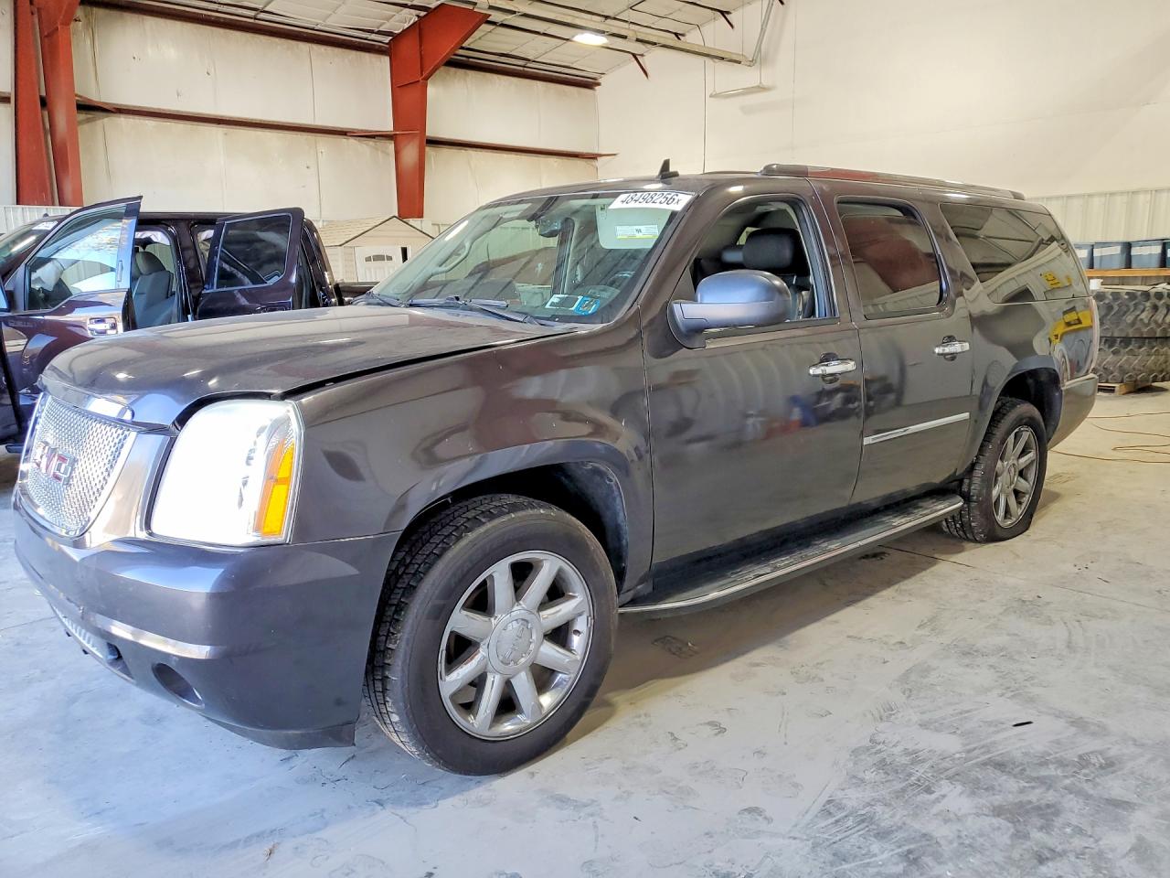 Salvage GMC Yukon Image