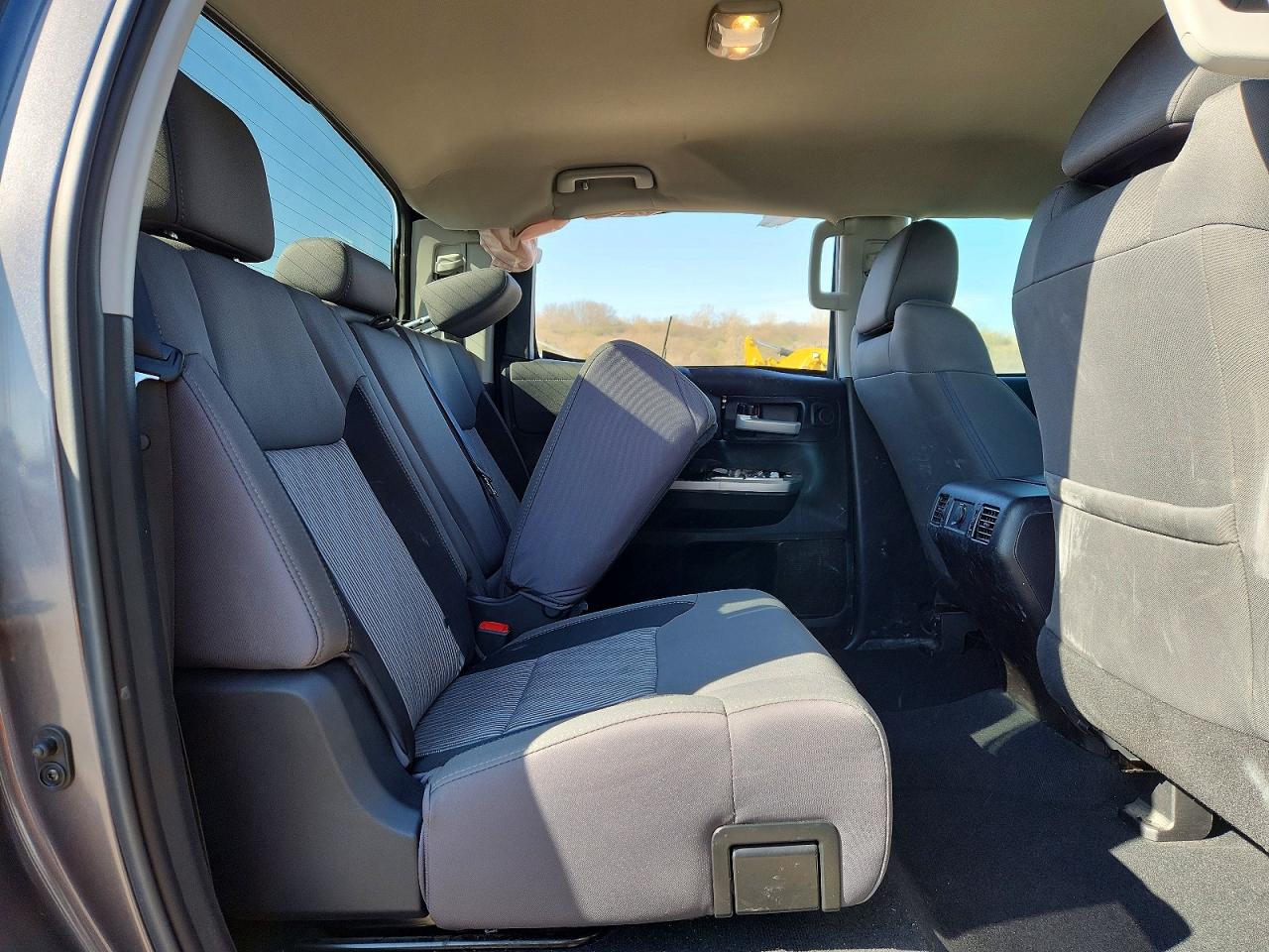 Toyota Tundra Crewmax Sr5