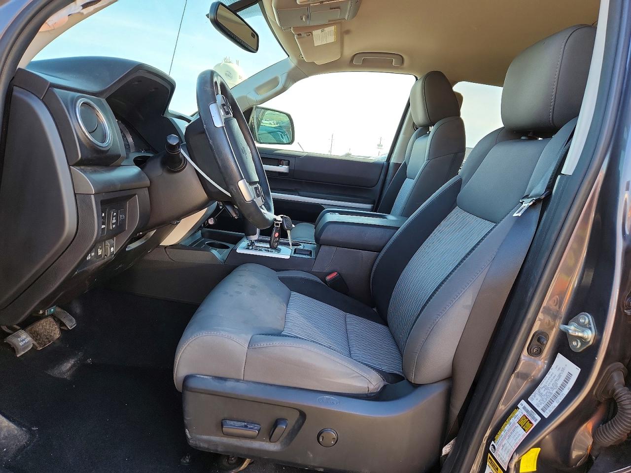 Toyota Tundra Crewmax Sr5