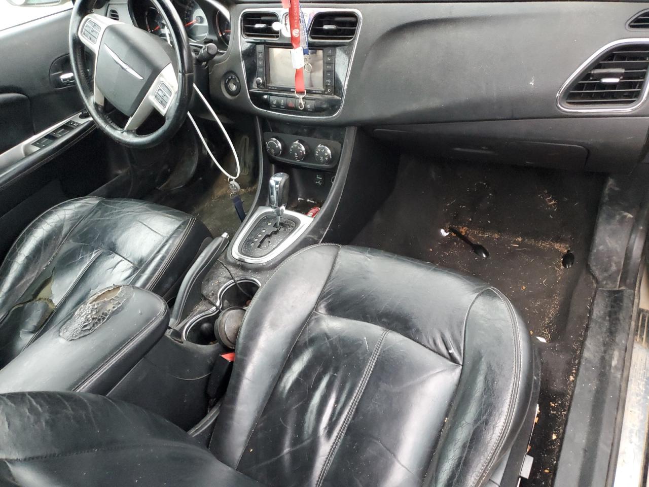 Chrysler 200