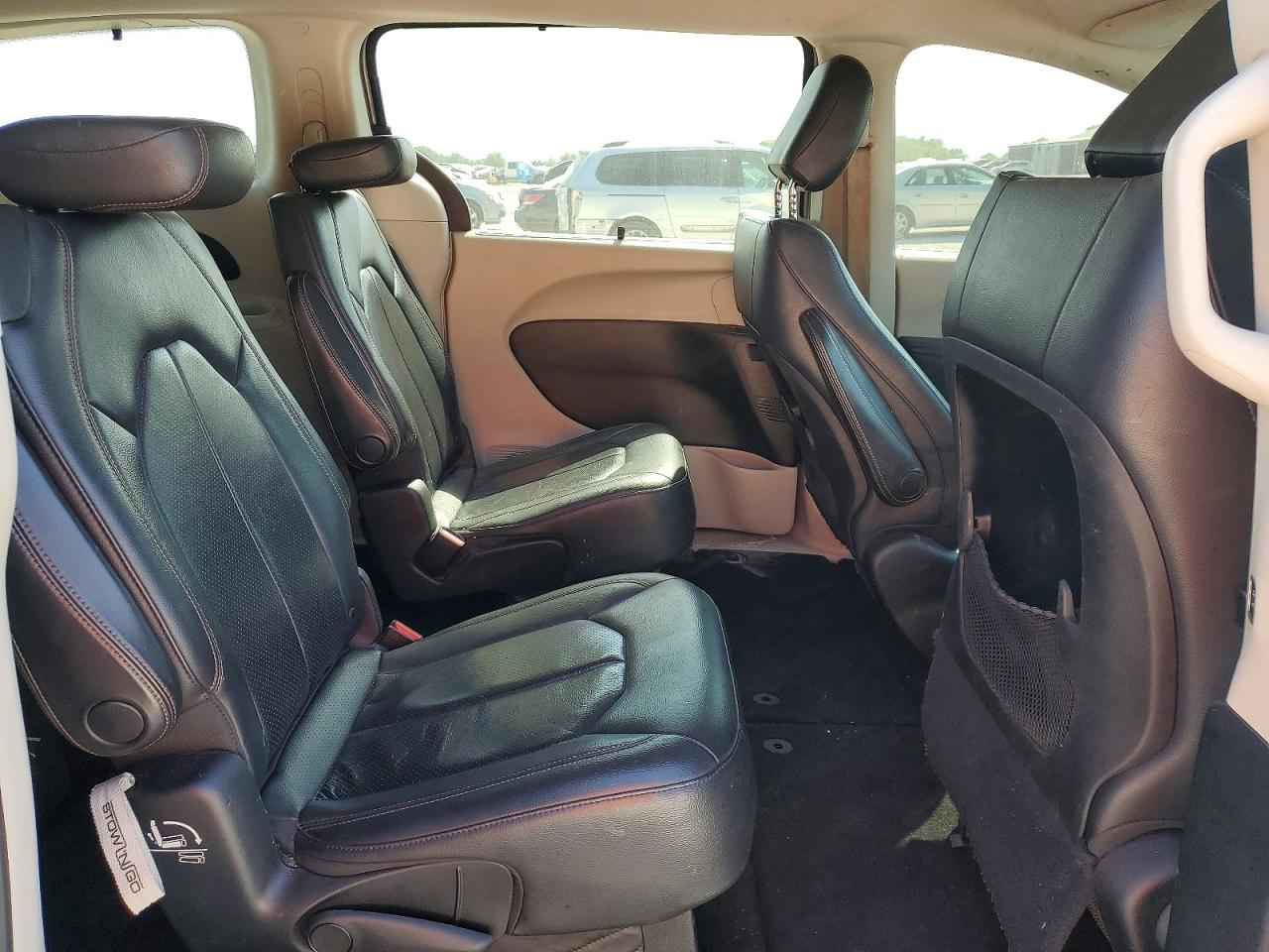 Chrysler Pacifica Touring L