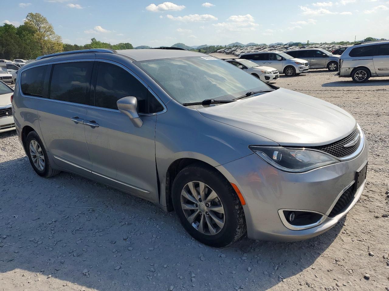 Chrysler Pacifica Touring L