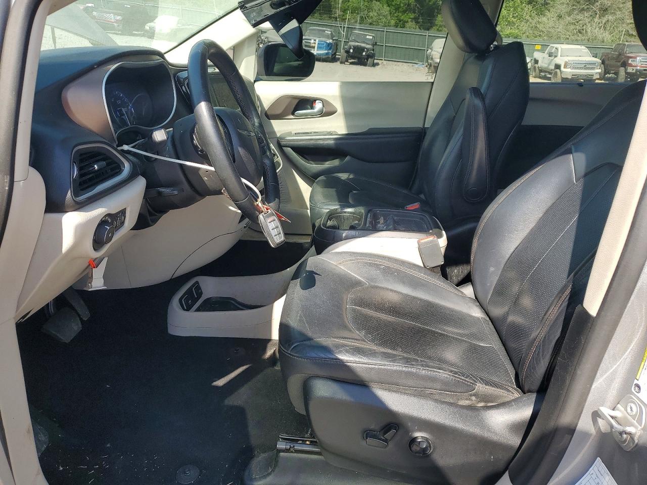 Chrysler Pacifica Touring L