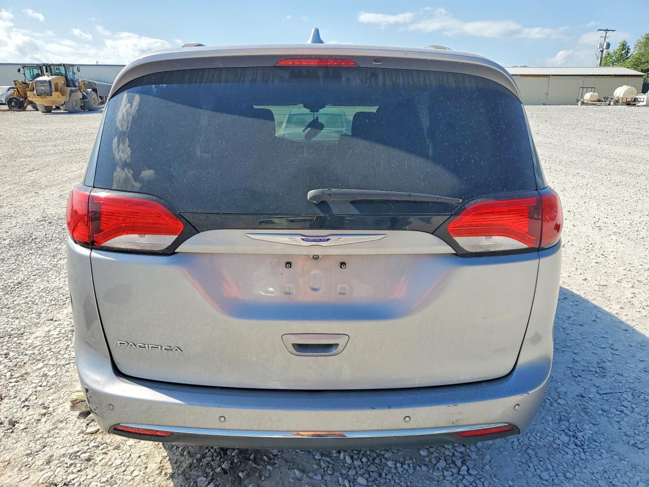 Chrysler Pacifica Touring L