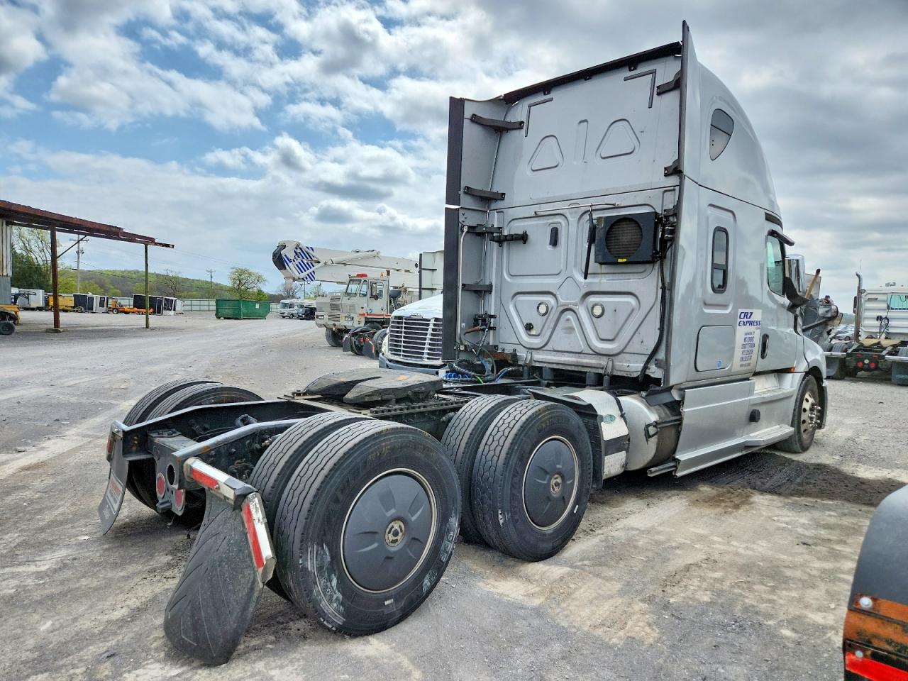 Freigliner Cascadia 126