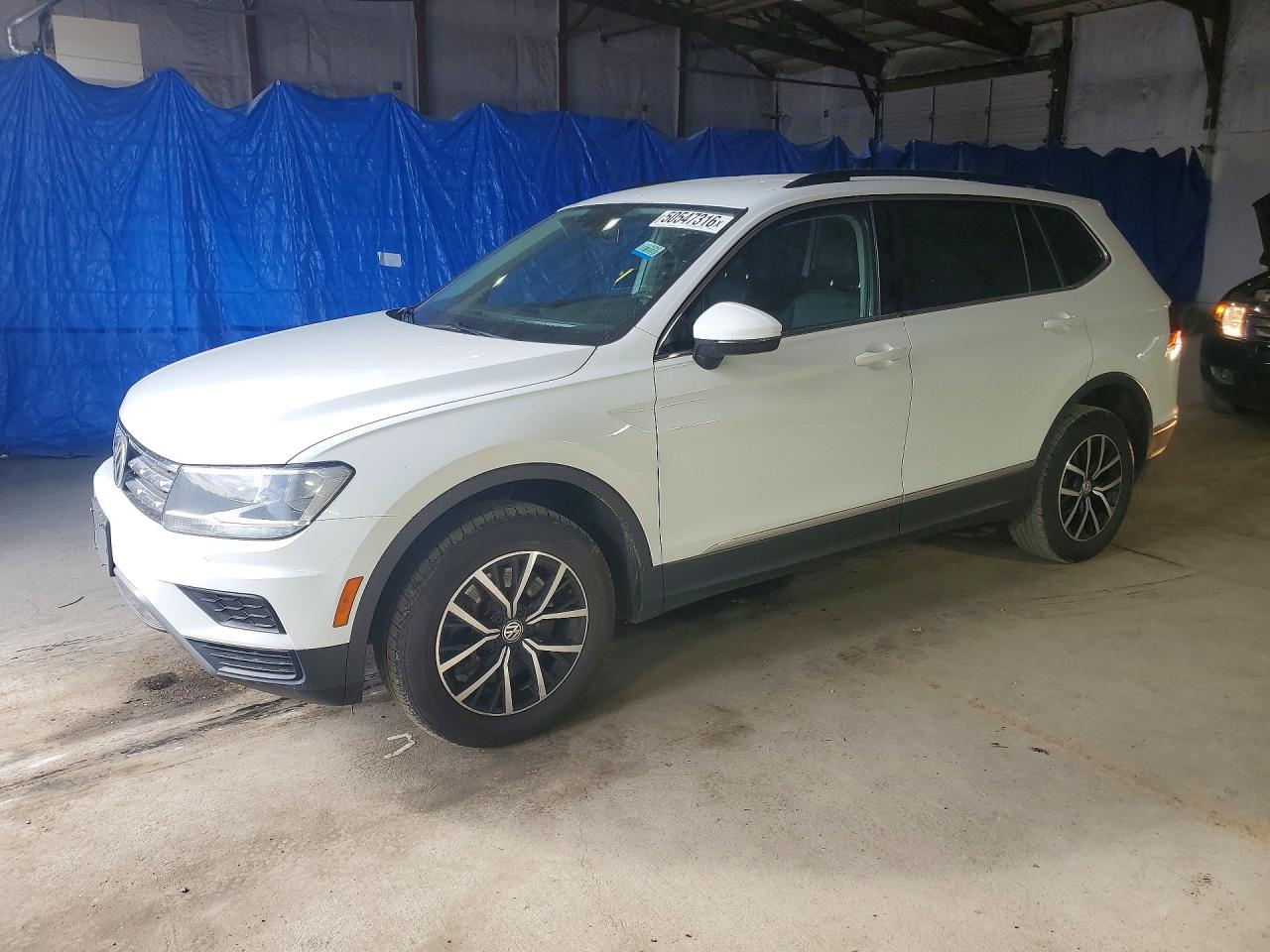 Salvage Volkswagen Tiguan Image