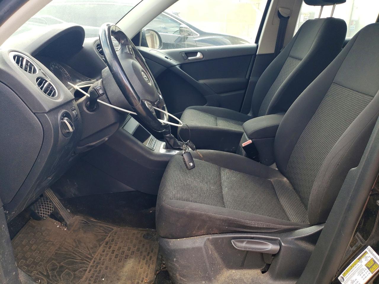 Volkswagen Tiguan S
