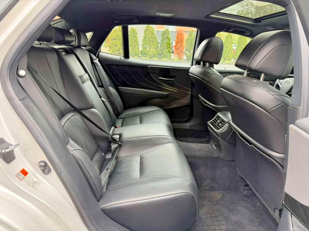 Lexus LS Base