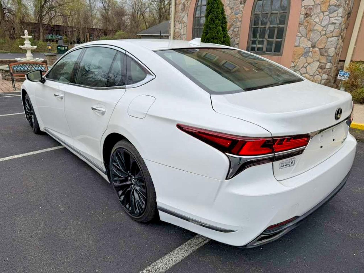 Lexus LS Base