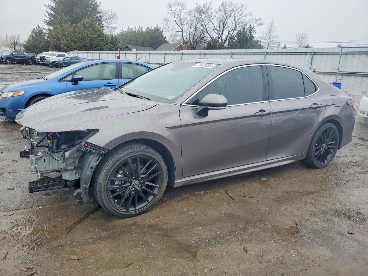 Salvage Toyota Camry Image