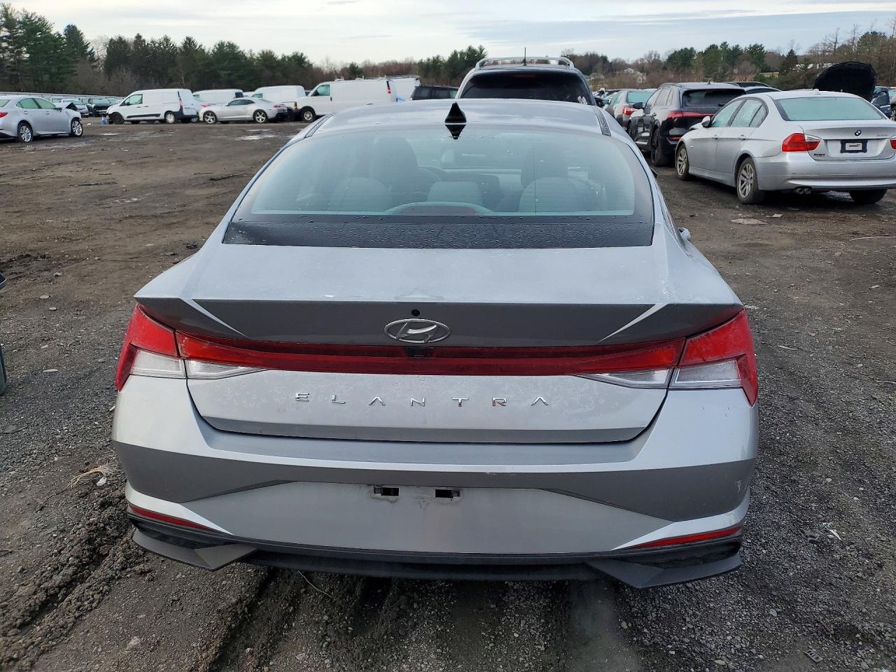 Hyundai ELANTRA Sel