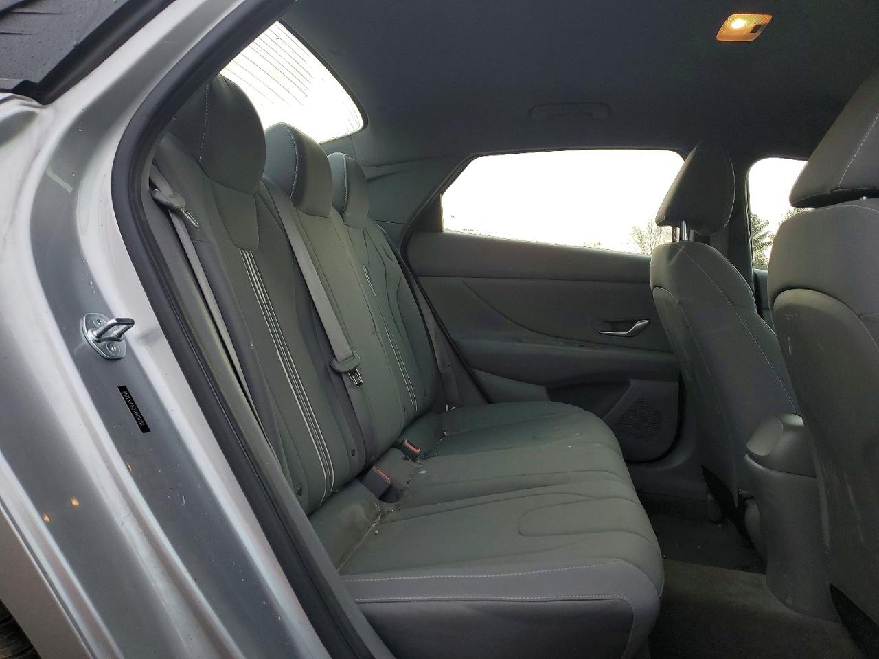 Hyundai ELANTRA Sel