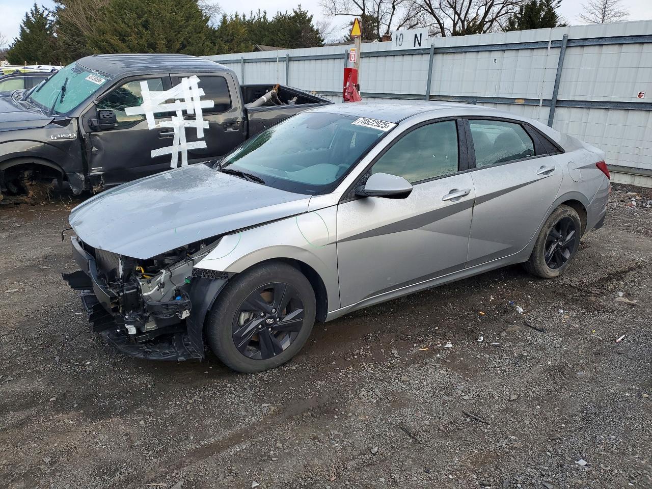 Salvage Hyundai ELANTRA Image