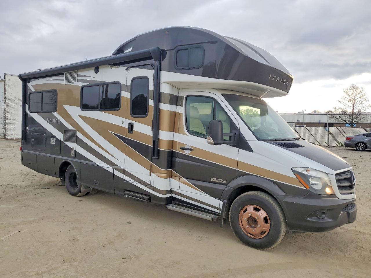 Salvage Mercedes-Benz Sprinter Image