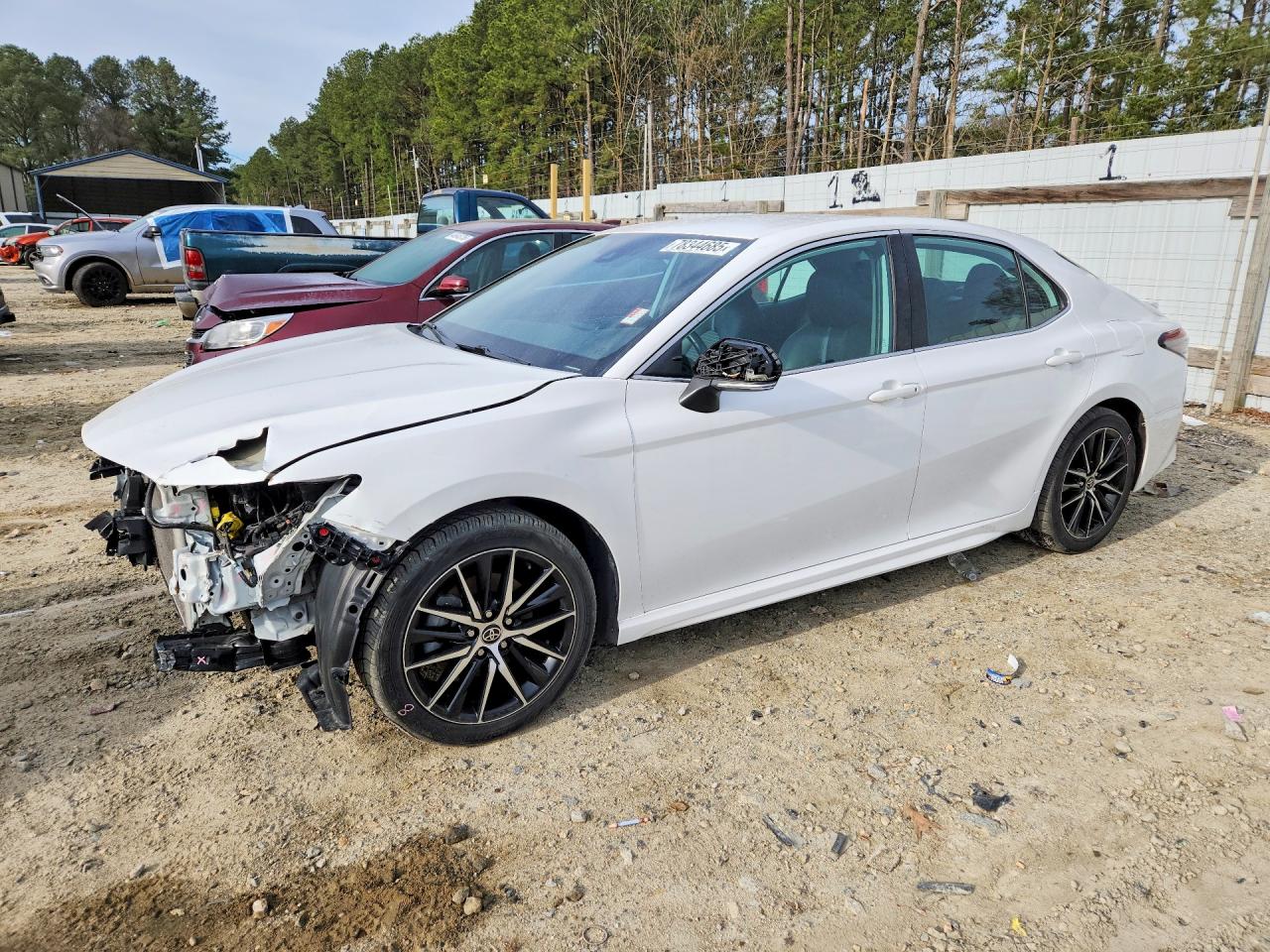 Salvage Toyota Camry Image