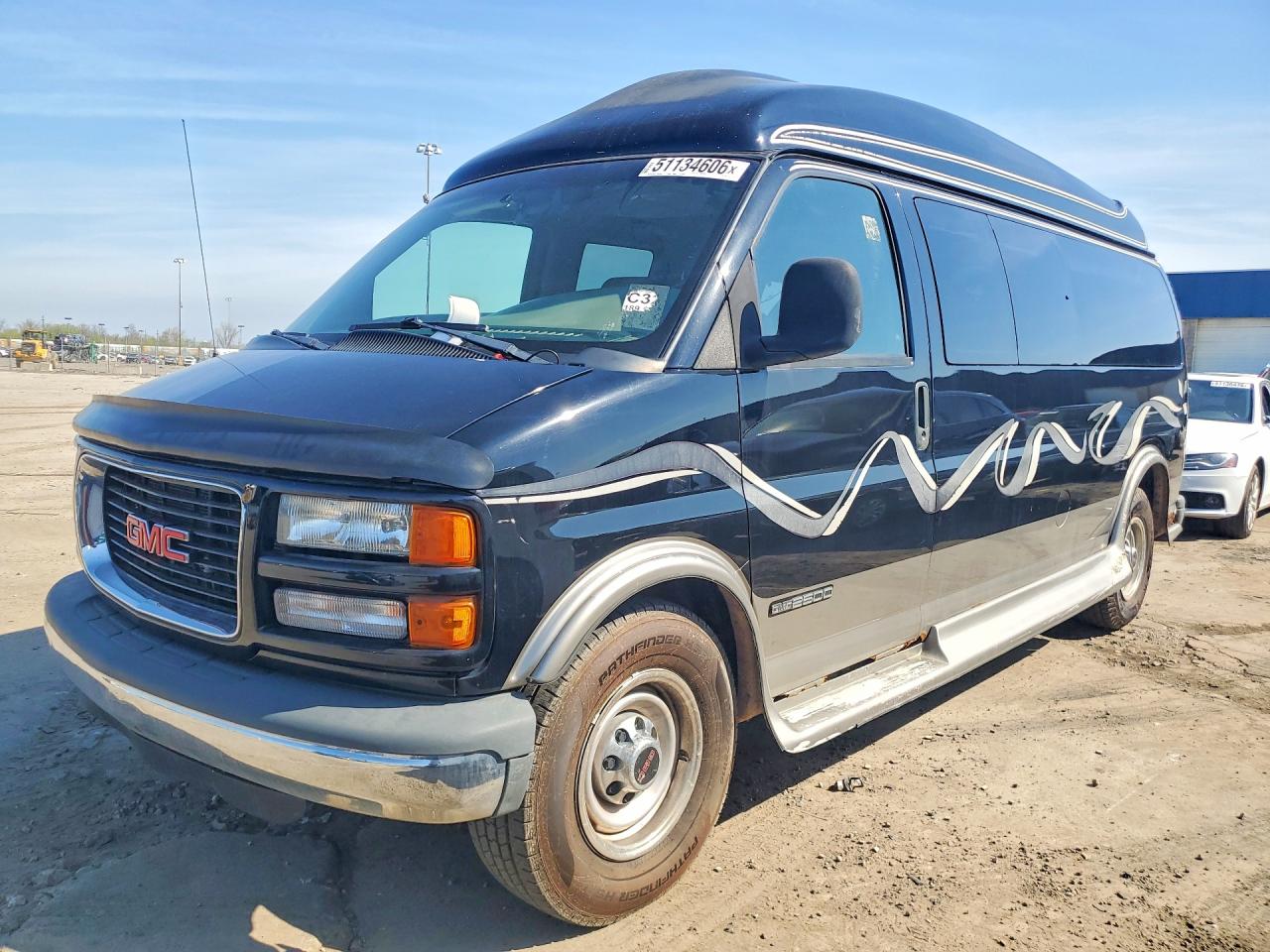 Salvage GMC Savana Image