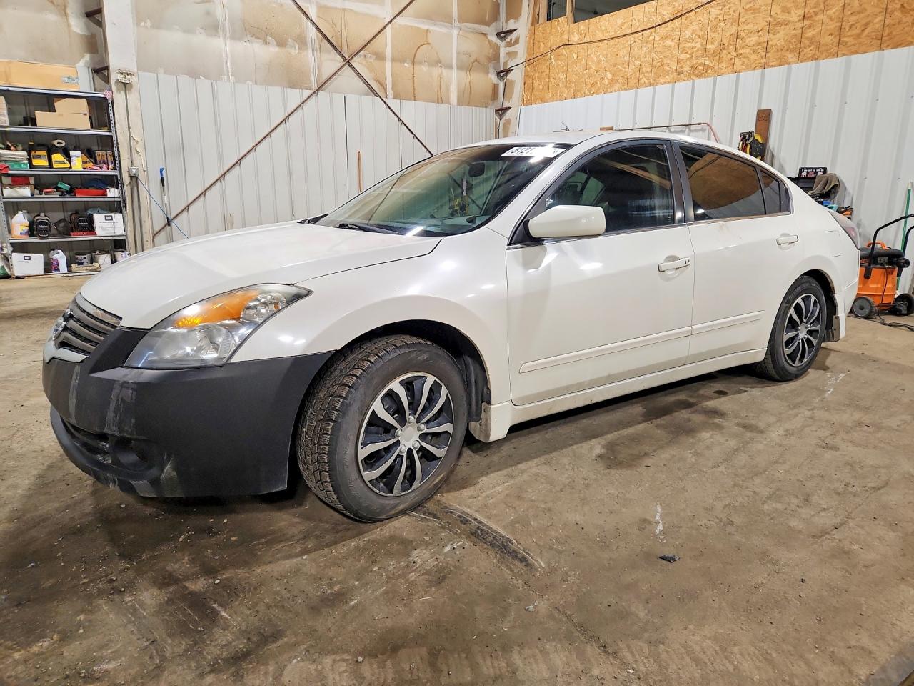 Salvage Nissan Altima Image
