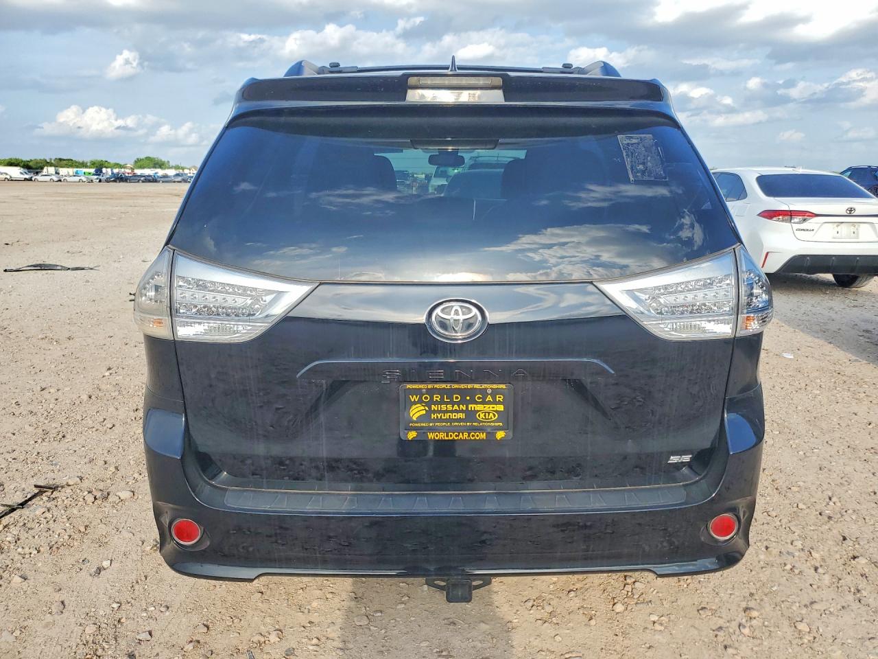 Toyota Sienna Se 8-passenger