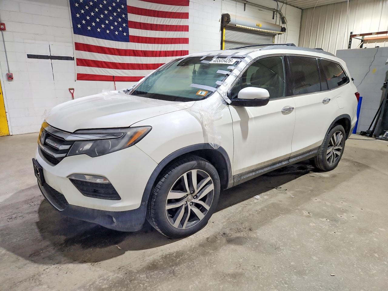 Salvage Honda Pilot Image