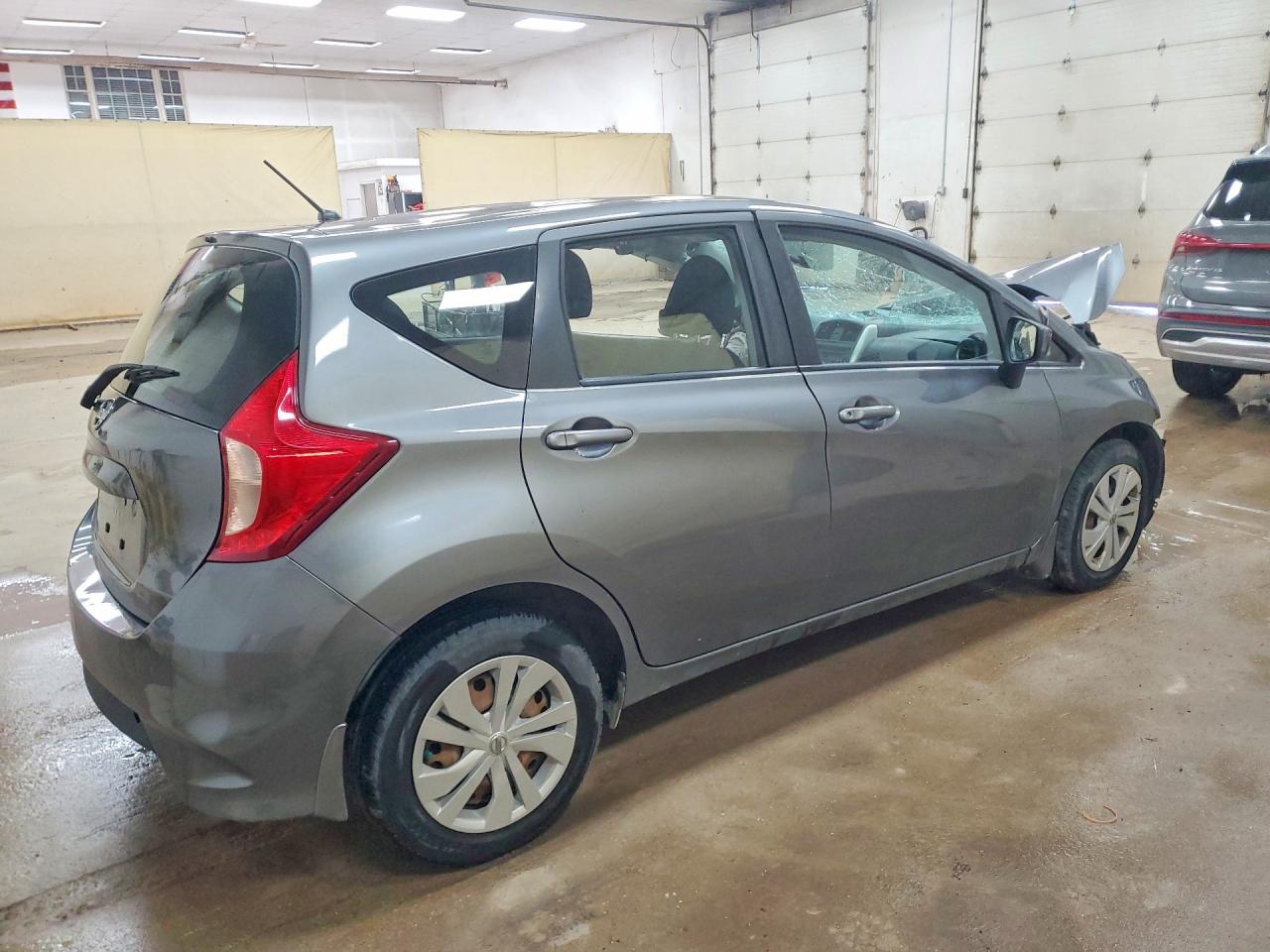 Nissan Versa S