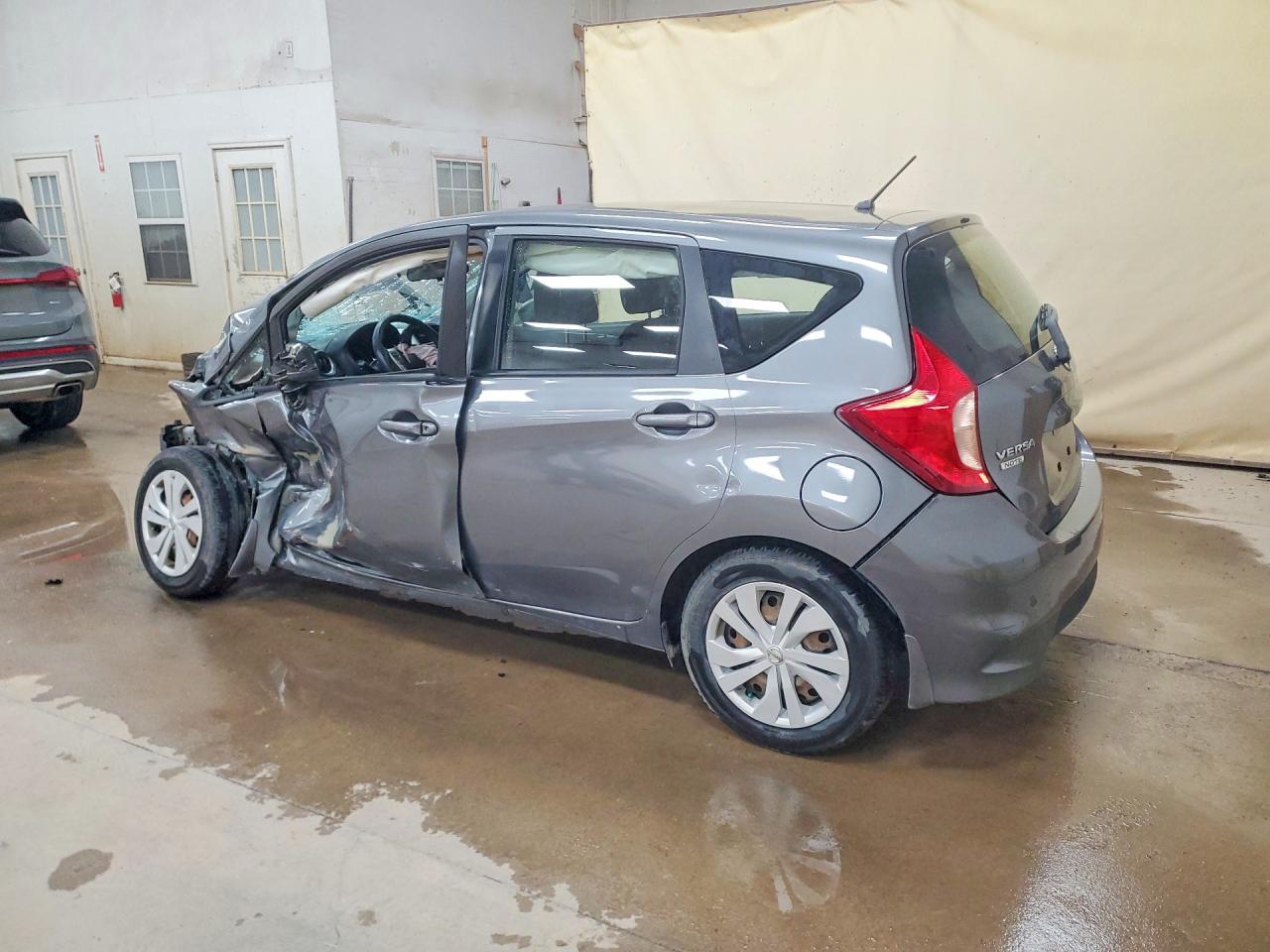 Nissan Versa S