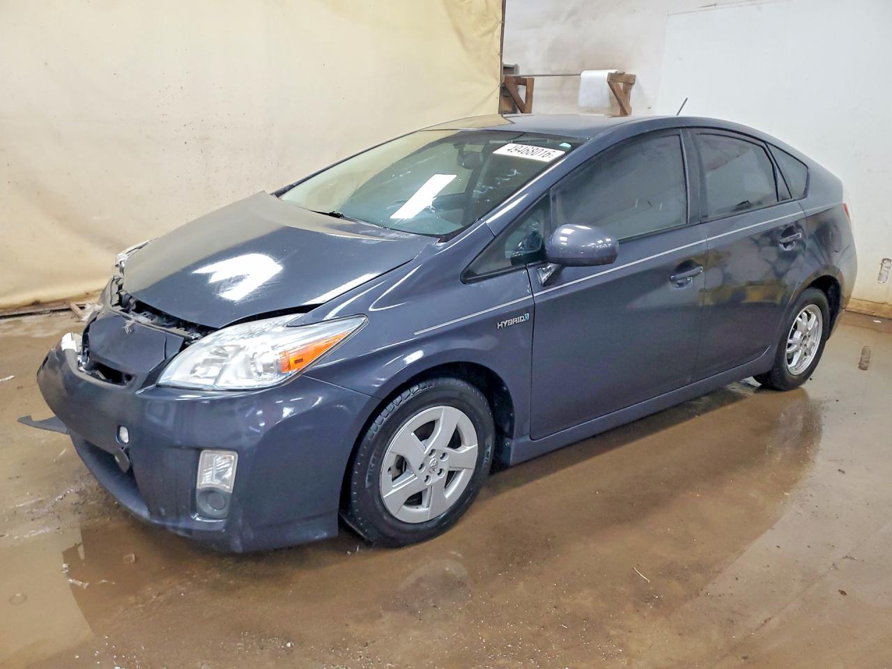 Salvage Toyota Prius Image