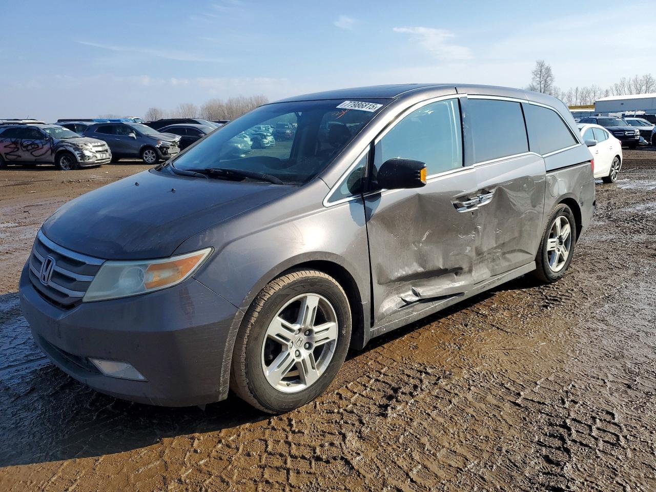 Salvage Honda Odyssey Image