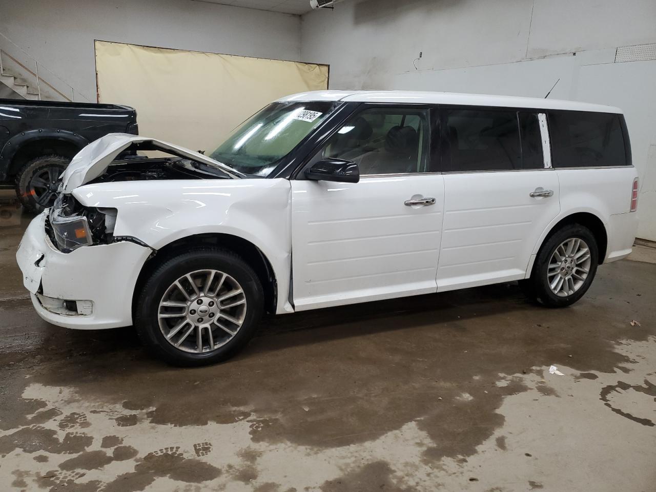 Salvage Ford Flex Image