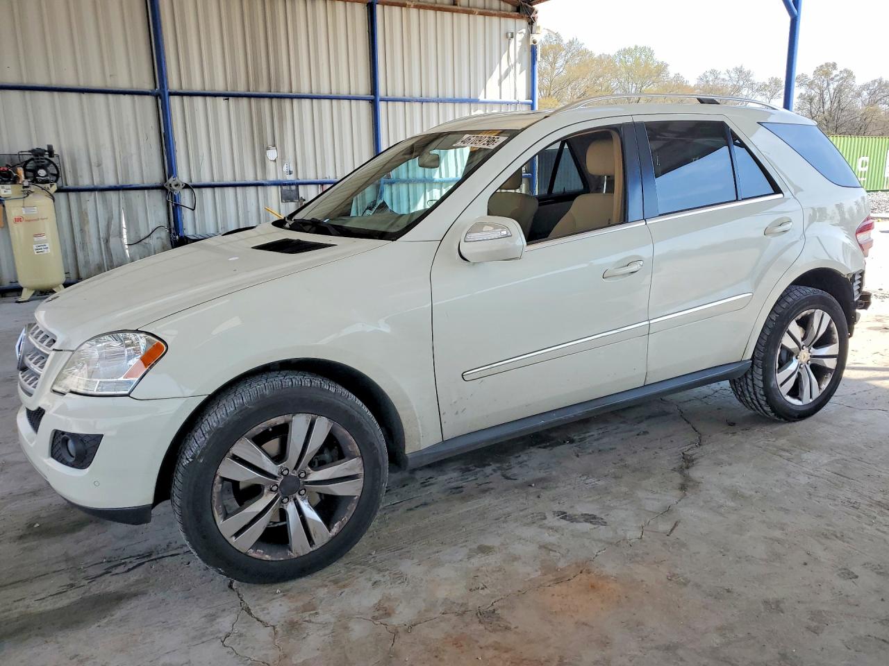 Salvage Mercedes-Benz M-Class Image