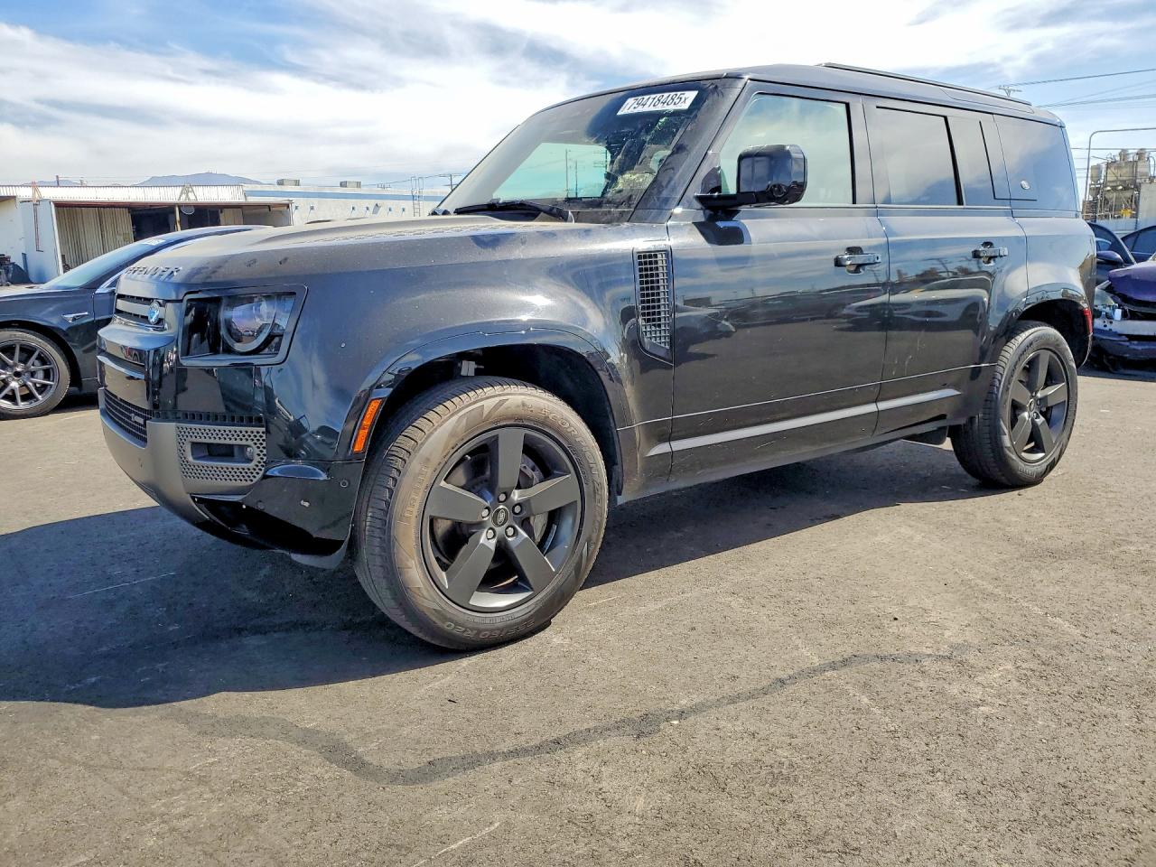 Salvage Land Rover Defender Image