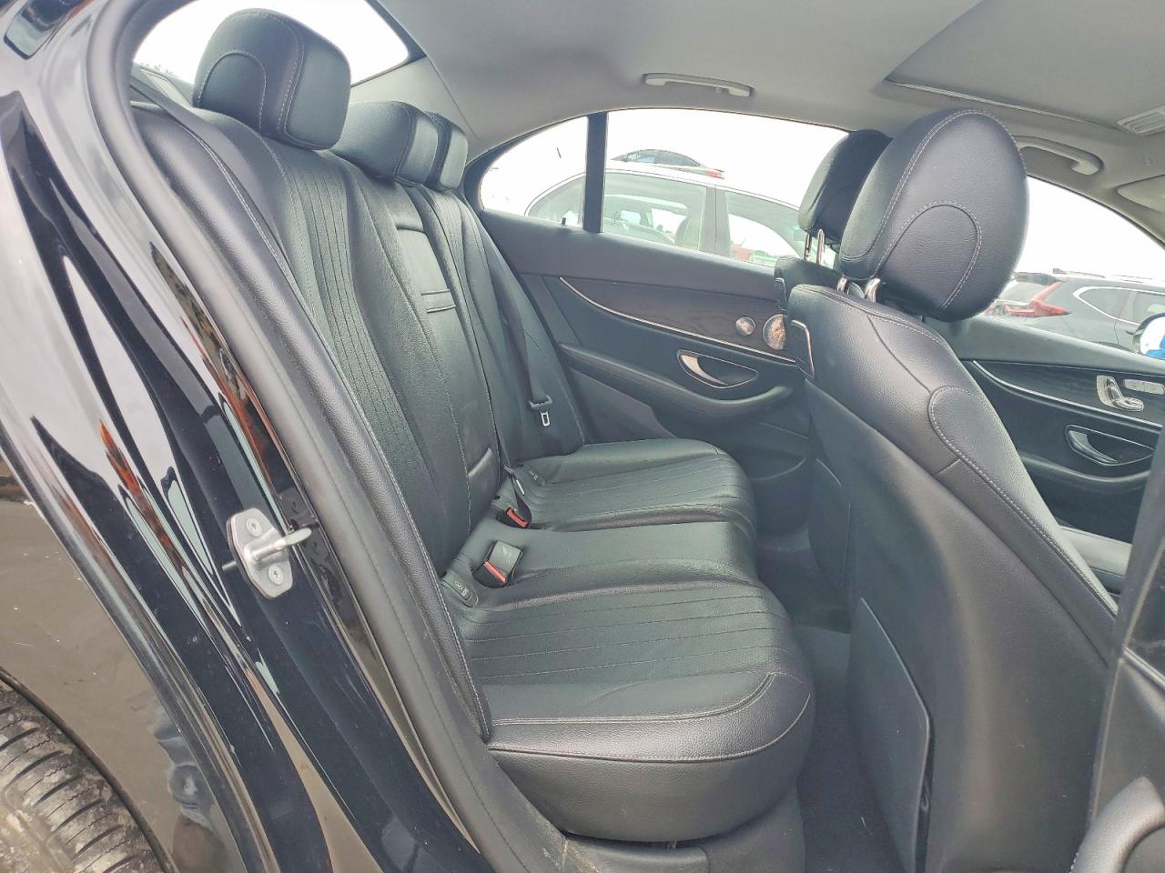Mercedes-Benz E-Class 300