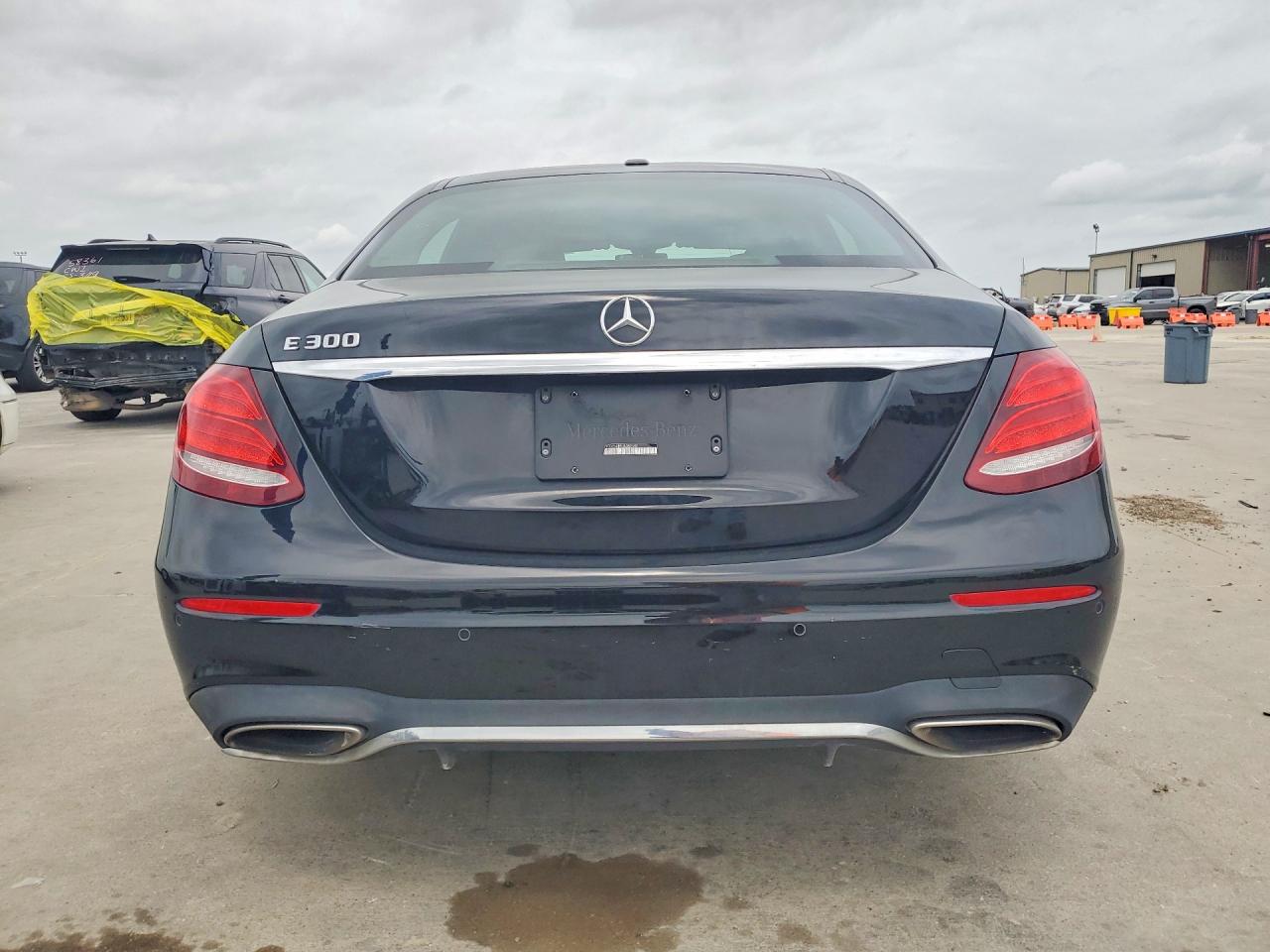 Mercedes-Benz E-Class 300