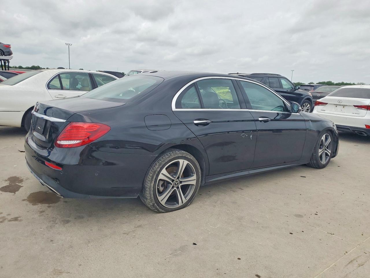 Mercedes-Benz E-Class 300