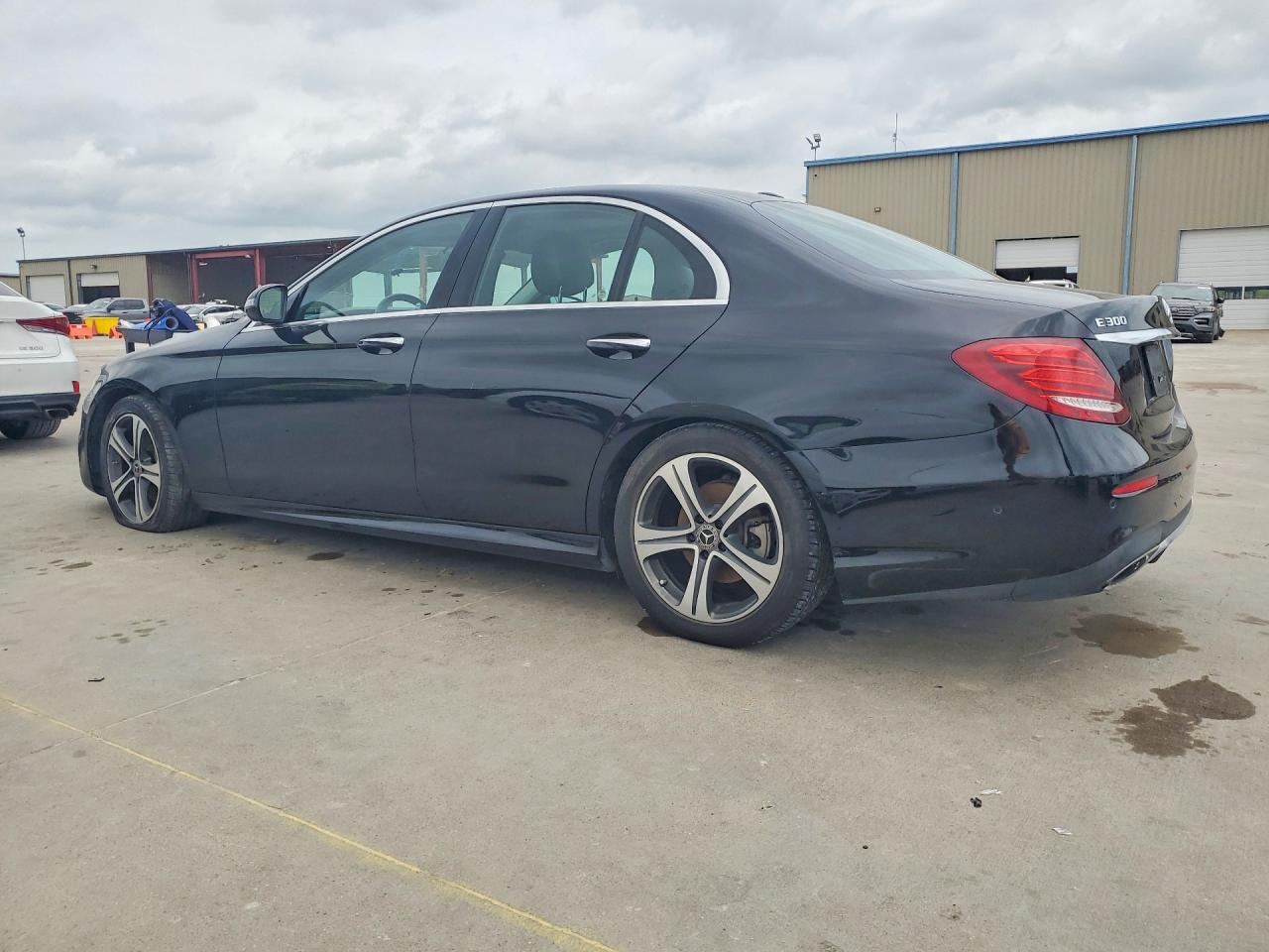 Mercedes-Benz E-Class 300