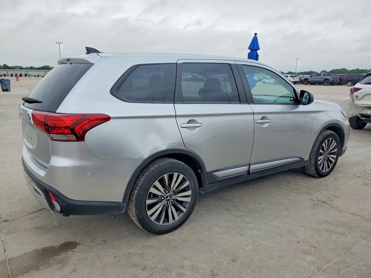Mitsubishi Outlander Es