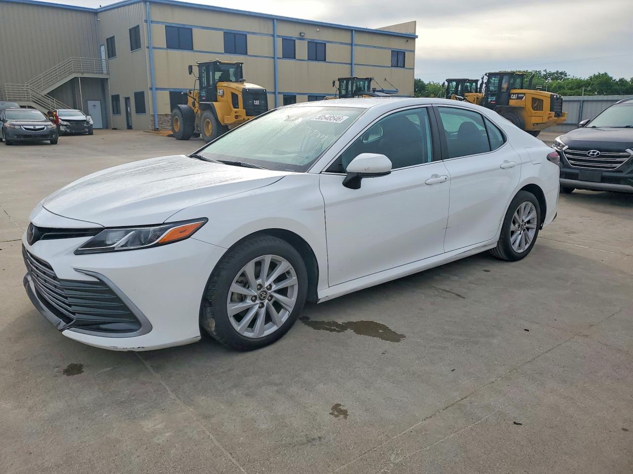 Salvage Toyota Camry Image
