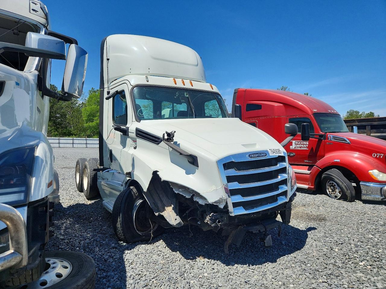 Salvage Freightliner Cascadia 126 Image