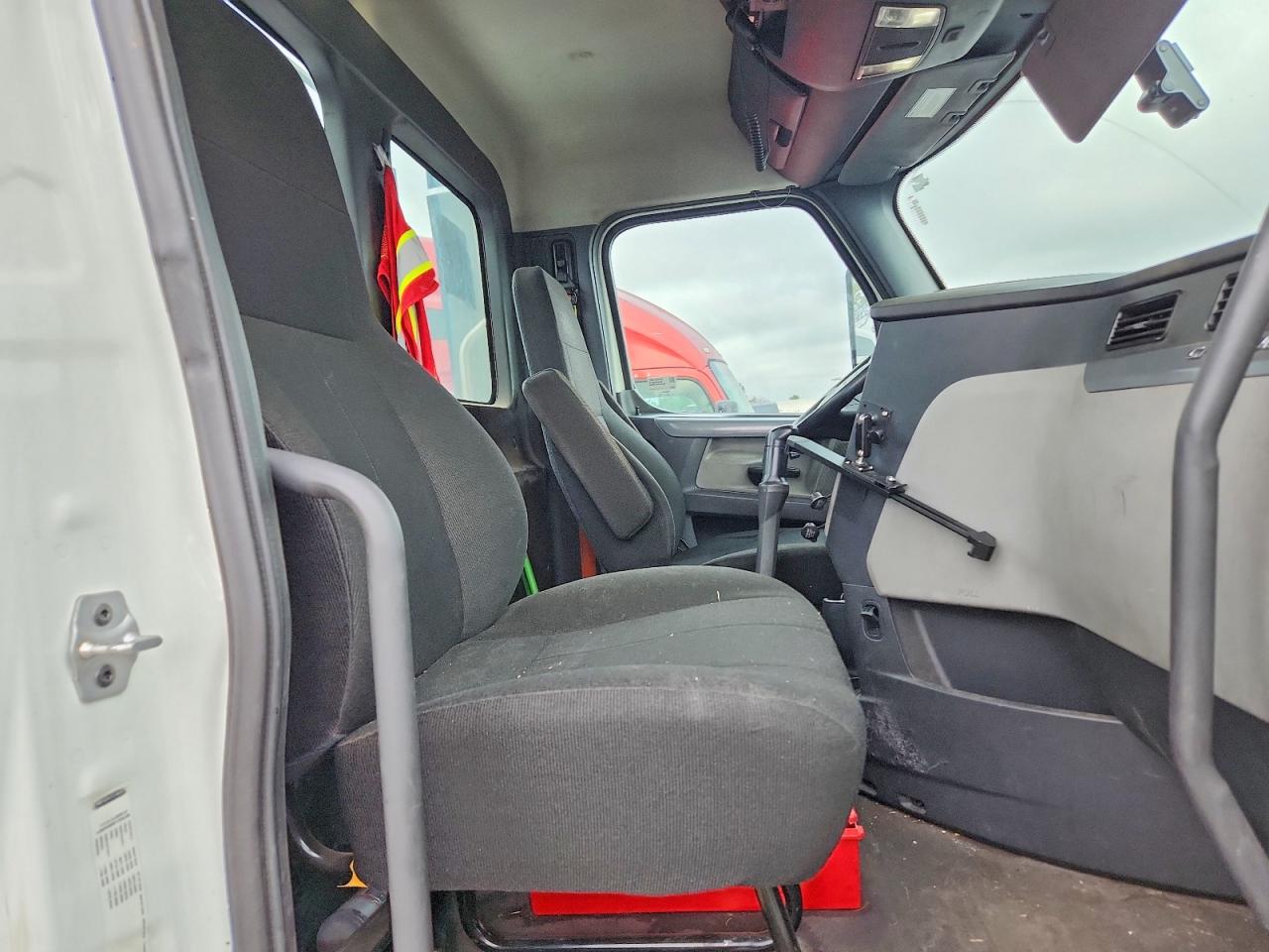 Freightliner Cascadia 126