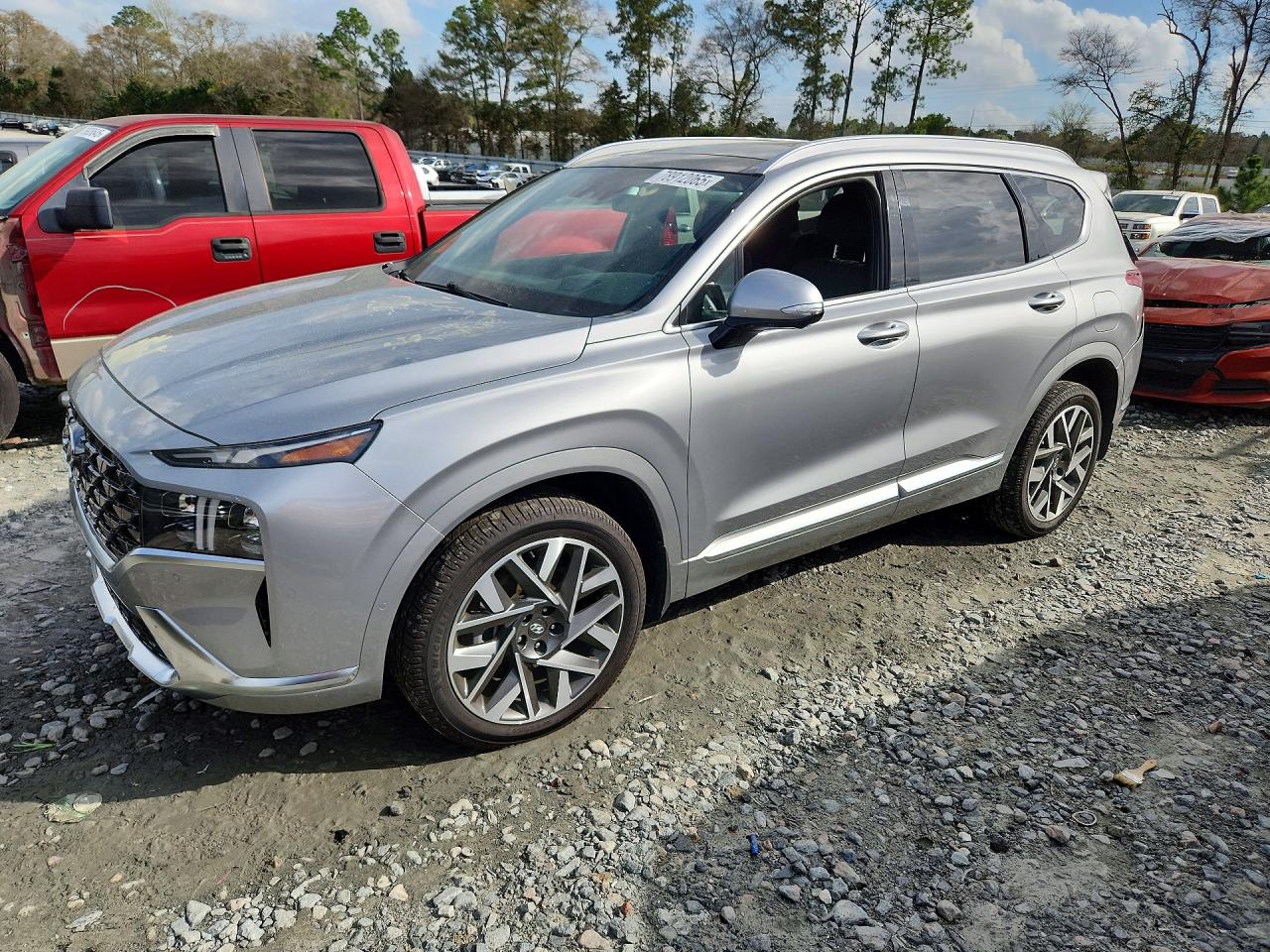 Salvage Hyundai SANTA FE Image