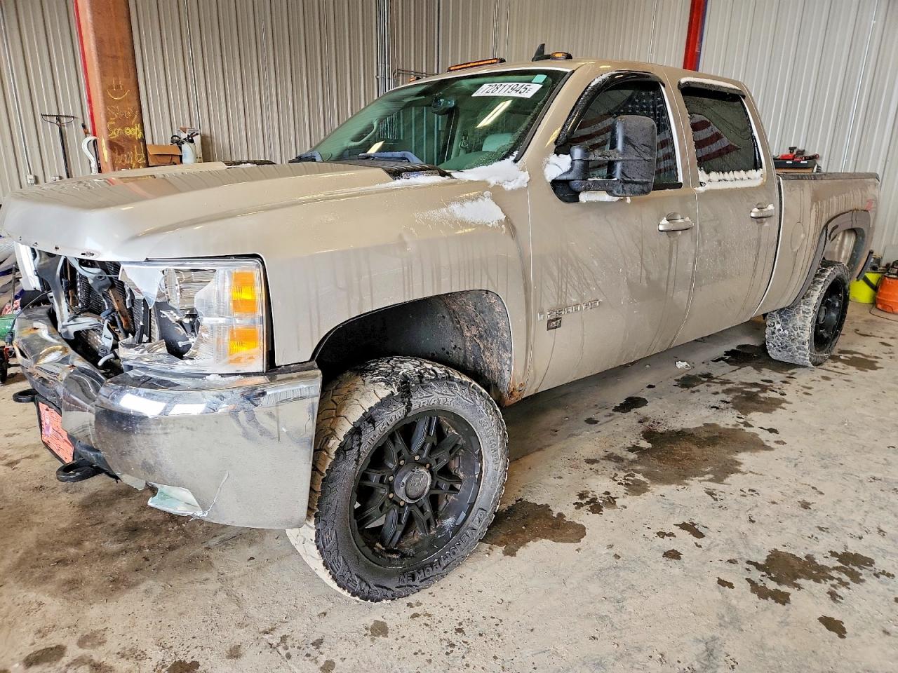 Salvage Chevrolet Silverado Image